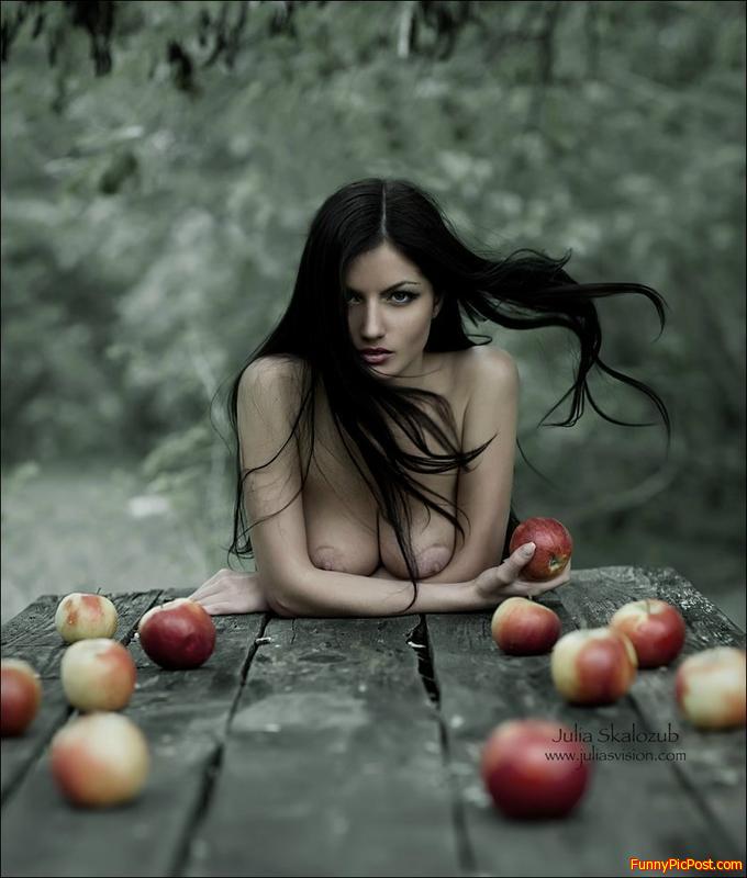 Eve and her damn apples