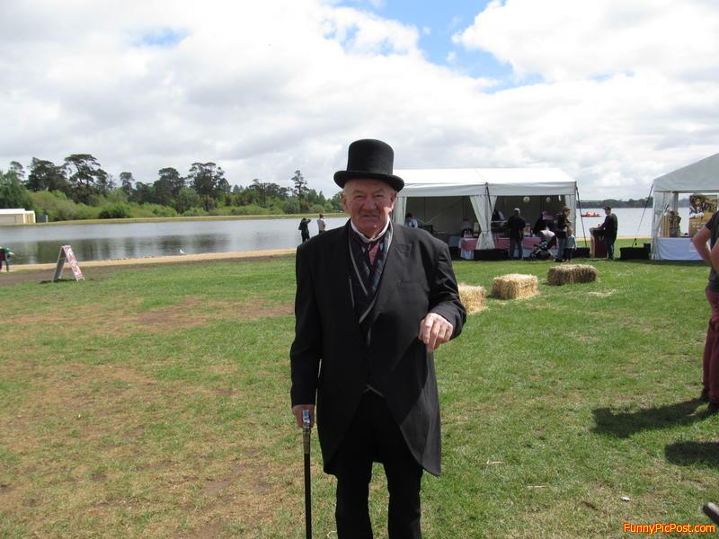 W.C.Fields  of  Lake  Wendouree